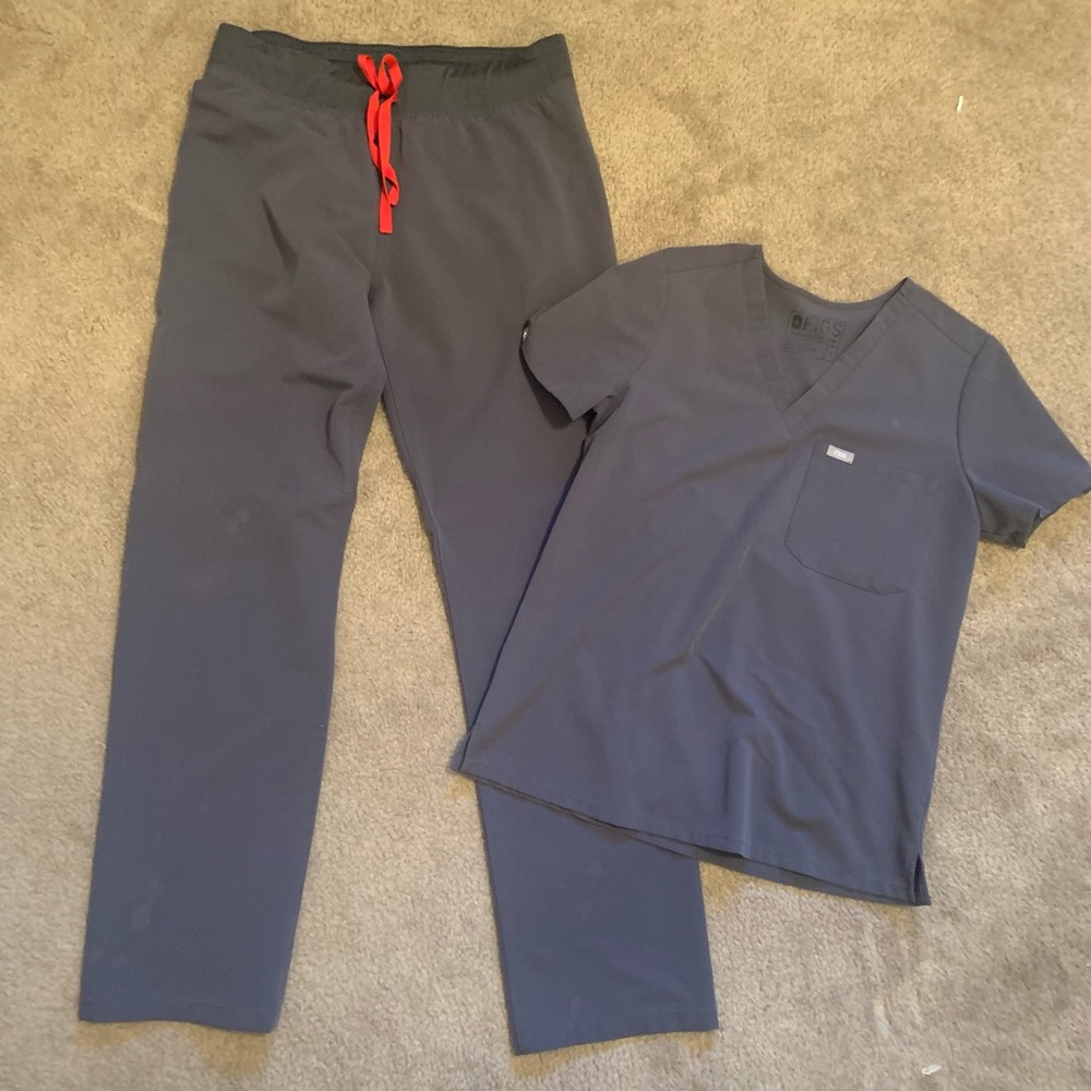 Charcoal Gray Figs Scrub Set (SEE ALL PHOTOS)